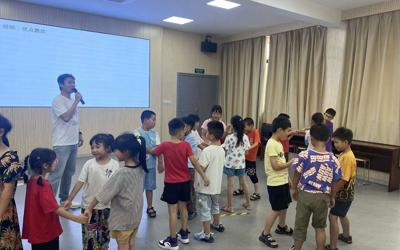 鹤庆龙观乡中心学校